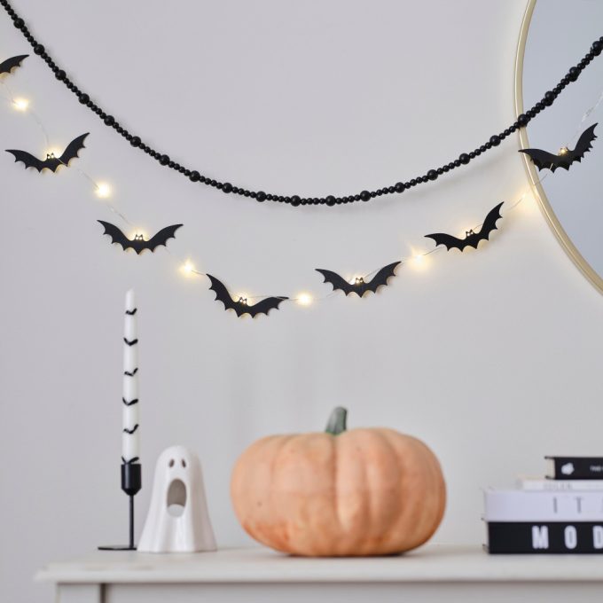 Fekete Halloween fa denevér fali füzér világító szemekkel LED