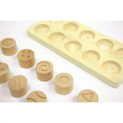 Andreu Toys Sensory Cylinders 10 darabos fa érzékelést fejlesztő hengerek gravírozott mintákkal, 27x11,5 cm