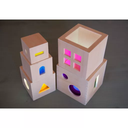Andreu Toys Translucent Stacking Cubes 5 darabos megvilágítható fa építőkocka szett színes ablakokkal, 12x12 cm