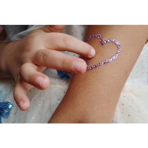 Konges Sløjd Drágakövek és tetovolások - lány