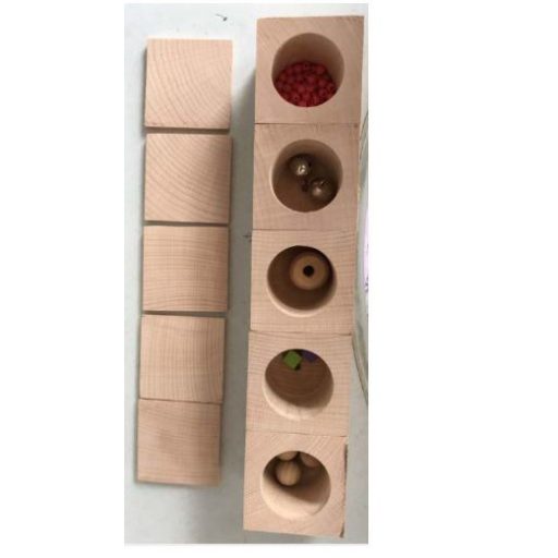 Andreu Toys Készségfejlesztő csörgő fakockák