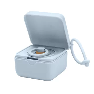 Bibs Pacifier Box Baby Blue pasztellkék többfunkciós cumitartó és sterilizáló doboz