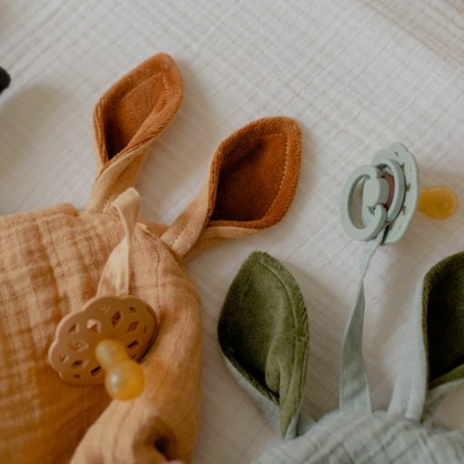 Bibs Kenguru alvókendő - púderrózsaszín