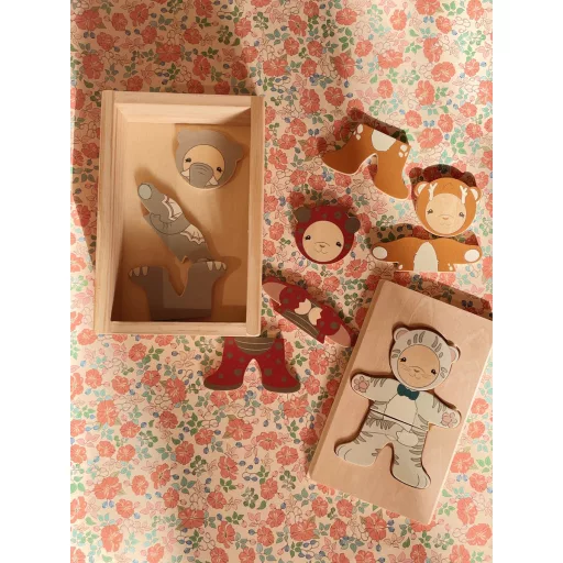 Konges Slojd Fa Teddy Maci Öltöztető Puzzle Fadobozban 15x10x4,5 cm 12 db