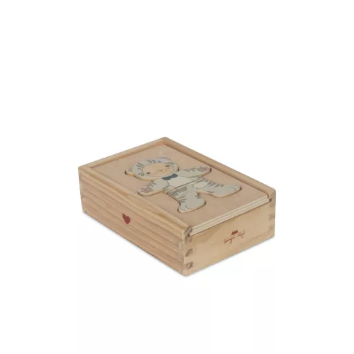 Konges Slojd Fa Teddy Maci Öltöztető Puzzle Fadobozban 15x10x4,5 cm 12 db
