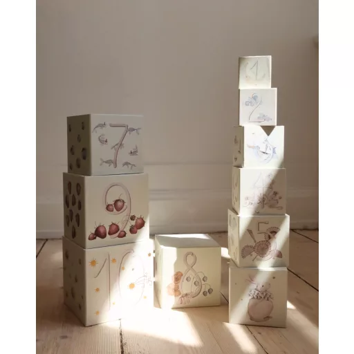 Konges Slojd Karton Építőkockák Stacking Boxes Multi toronyépítő játék 111 cm 10 db