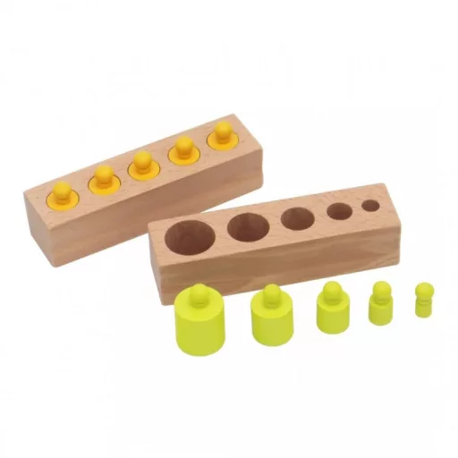 Andreu Toys Montessori fa térfogat hengerek fejlesztő játék 4 alappal és 20 színes hengerrel, 15x4 cm, 24 db