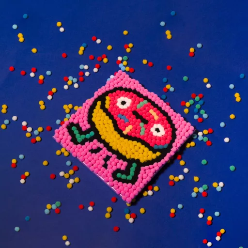 OMY Pom Pom fánk 3D képkészítő kreatív szett fakeretes vászonnal 20x20 cm