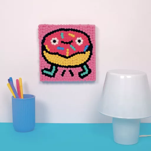OMY Pom Pom fánk 3D képkészítő kreatív szett fakeretes vászonnal 20x20 cm