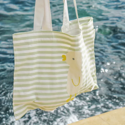 Sunnylife Duck Sage Stripe zsályazöld csíkos kacsás pamut vászon gyerek strandtáska